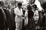 Predsednici Tito i Sukarno u poseti vinogradarskoj zadruzi u Smederevu