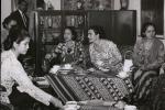 Poseta Indoneziji: na ?aju kod supruge predsednika Sukarna u Bogoru