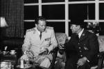 Poseta Indoneziji: u razgovoru sa predsednikom Sukarnom i na priredbi narodnih igara u Tampaksiringu