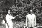 Predsednik Tito i Jovanka Broz ispred Bele vile