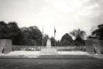 Poseta DR Nema?koj: polaganje venca na spomen groblje socijalista Berlina