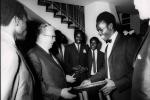 Poseta Keniji: susret sa Kenijcima koji su studirali u Jugoslaviji, tokom sve?anog prijema koji je priredio jugoslovenski ambasador u Keniji