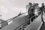 Sve?ani do?ek ?ahin?aha Irana Mohameda Reze Pahlavija i carice Farah Pahlavi na aerodromu u Batajnici