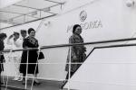 Poseta predsednika Suharta: Jovanka Broz i Siti Hartina prilikom odlaska sa Briona u Sloveniju