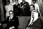 Poseta Kuvajtu: zvani?ni jugoslovensko-kuvajtski razgovori u palati Emira Kuvajta