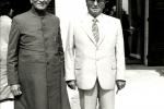 Poseta Morard?i Desaija: sa premijerom Indije Morard?i Desaijem ispred Bele vile