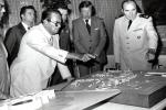 Razgledanje makete zgrade Muzejske zbirke "Josip Broz Tito"